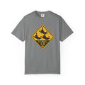 Cat Crossing Warning T‑Shirt — Japanese 'ネコ飛出し注意' Street Sign Graphic